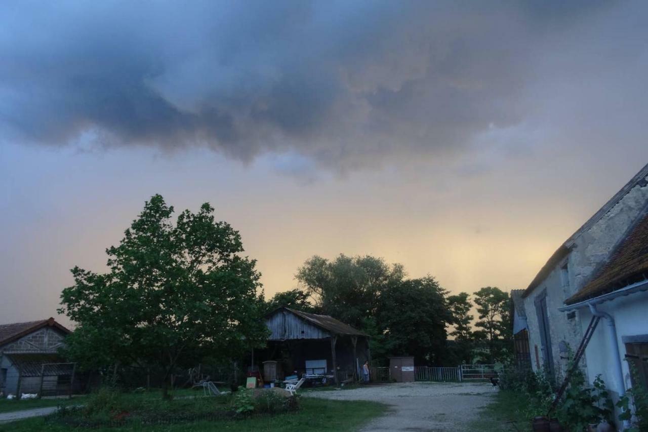 Chambre A La Ferme Chez L'Habitant Besson Buitenkant foto